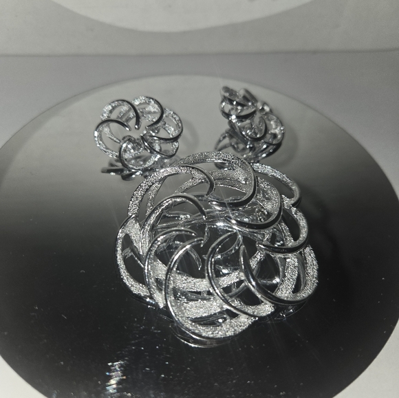 SARA COVENTRY SILVER TONE SET BROOCH AND EARRINGS - Picture 6 of 10